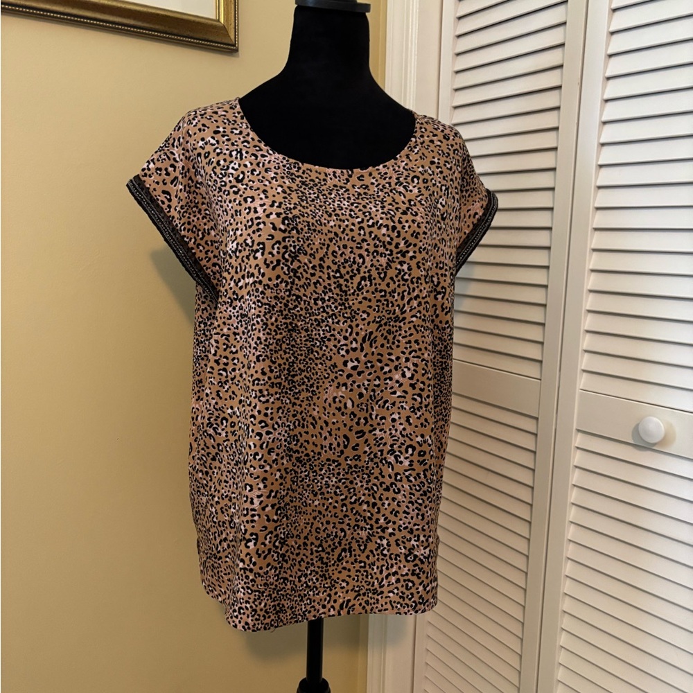 Hem & Thread Brown and Tan Cap Sleeve Blouse